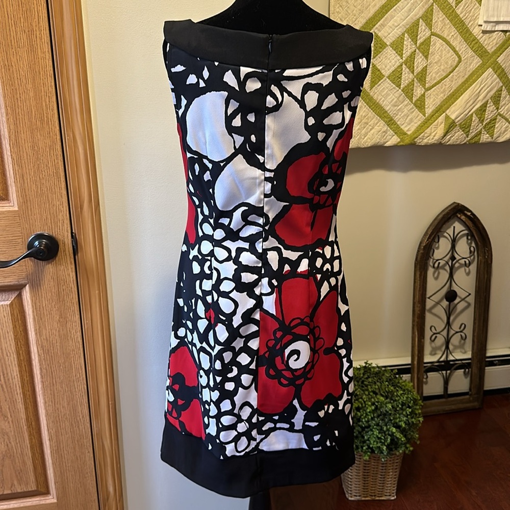 Connected Apparel Red Black Flowered Dress size 6 - Picture 5 of 9